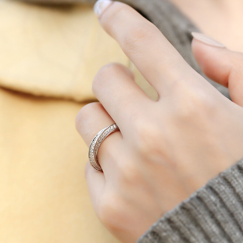 Moissanite Helix Band Ring