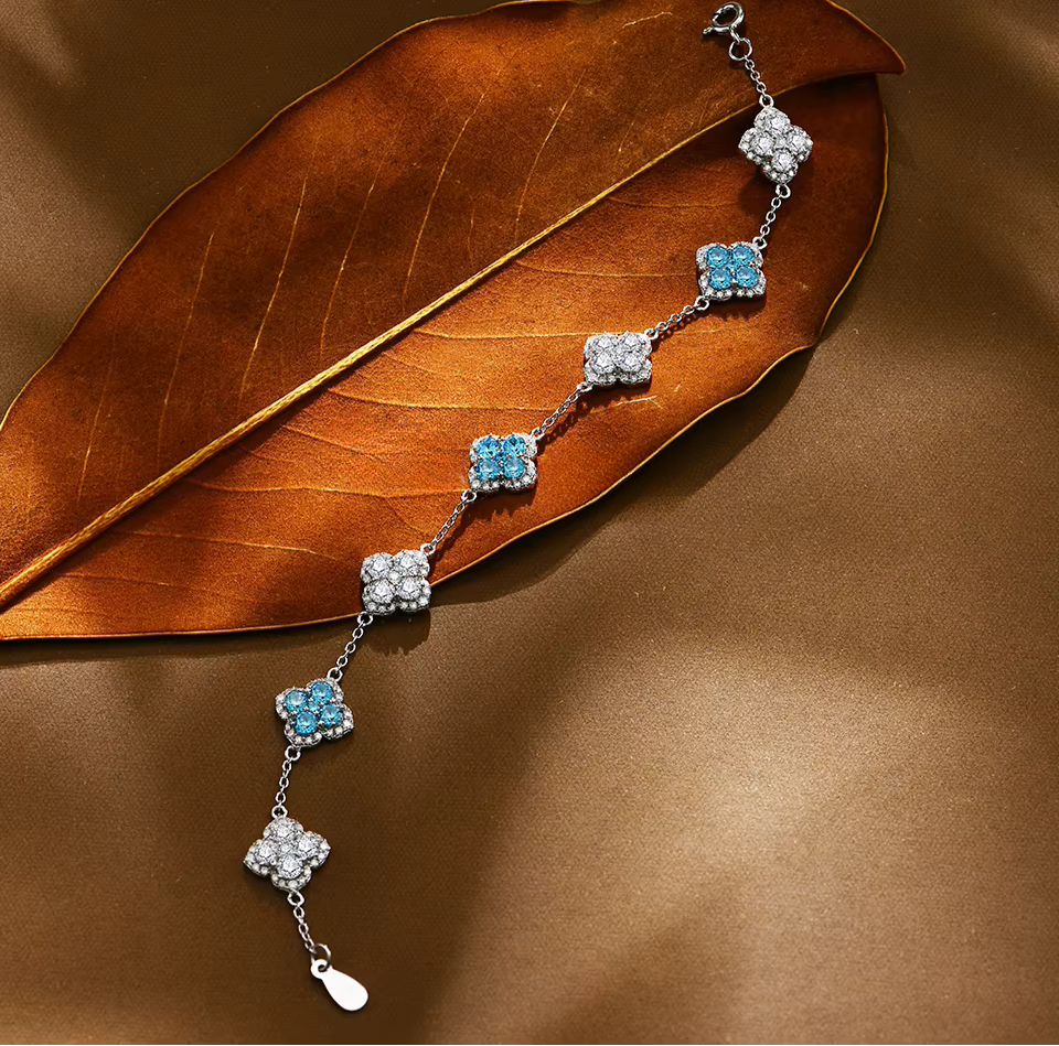 سوار البرسيم رباعي الأوراق من المويسانيت - لوجين