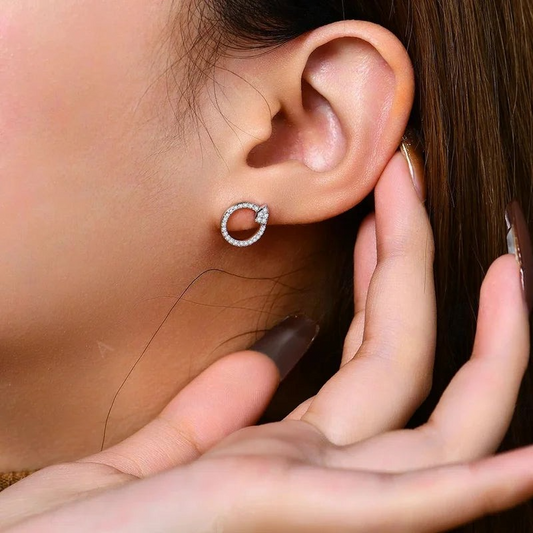 أقراط مويسانيت مرصعة بأوراق الشجر - داليا