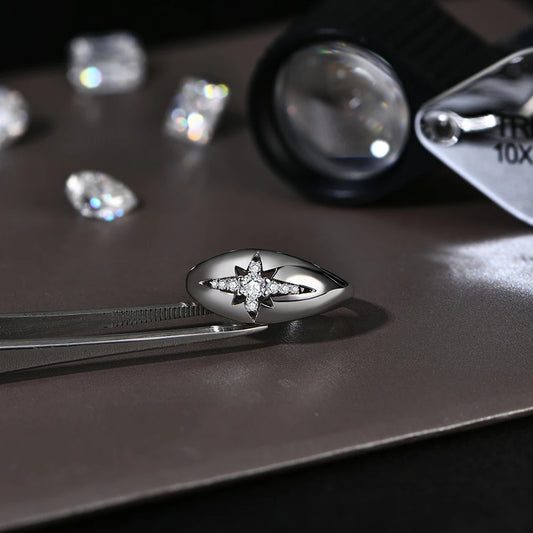 خاتم أنيق من المويسانيت والفضة الاسترليني