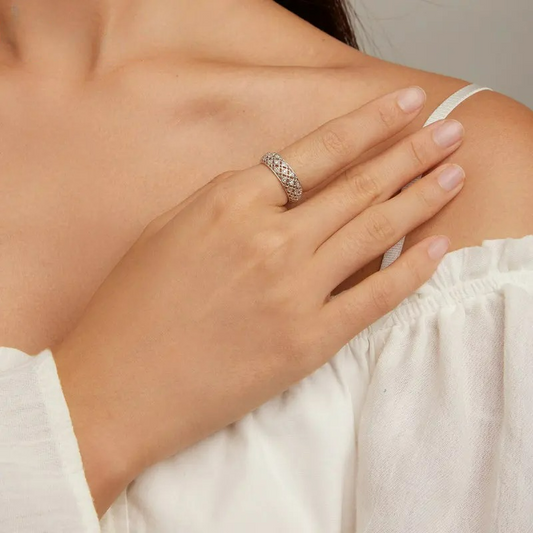 Criss-Cross Statement Finger Ring - Arabeska