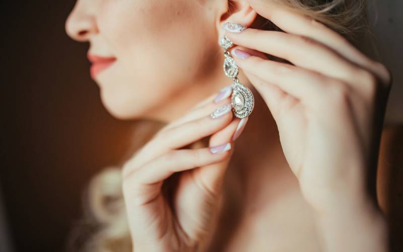 Best Earrings to Pair with Your Hairstyle